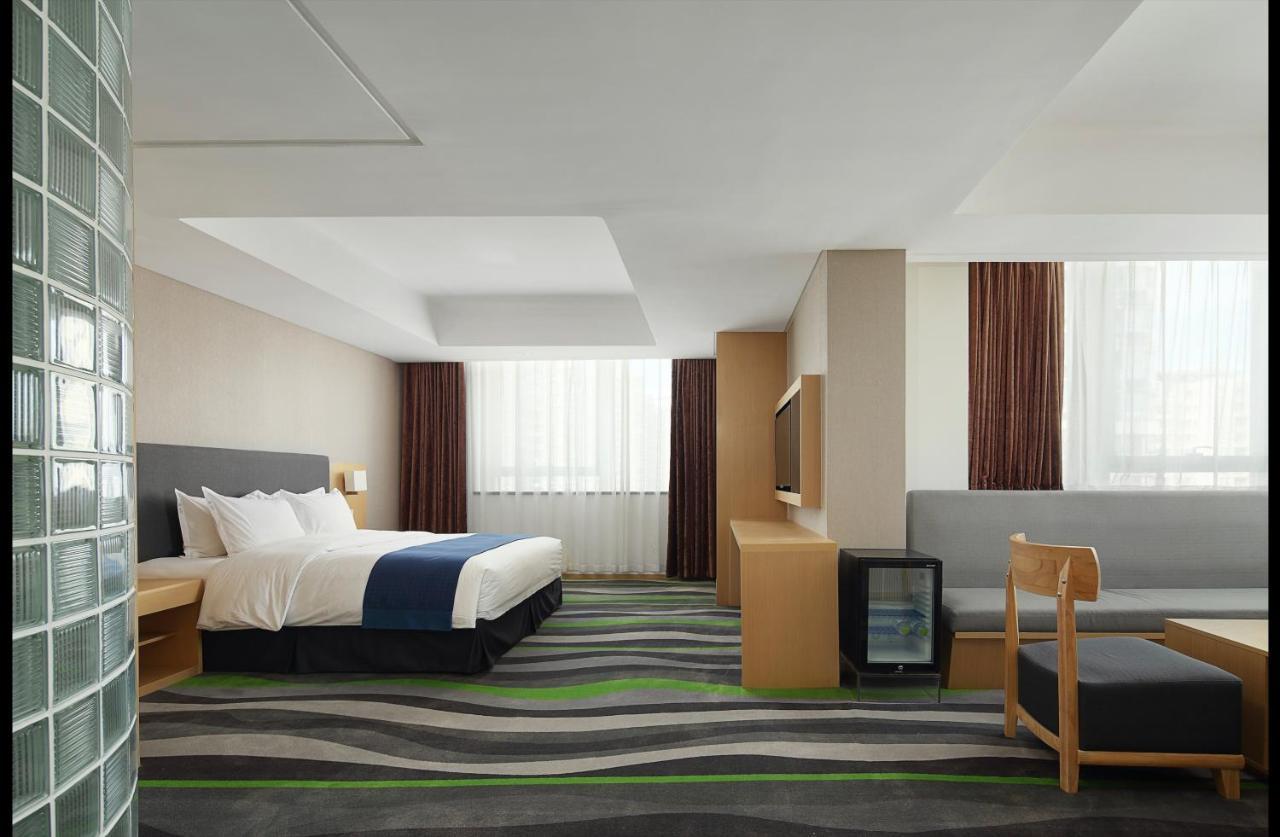 Holiday Inn Express Jinan High-Tech Zone By Ihg Exterior foto